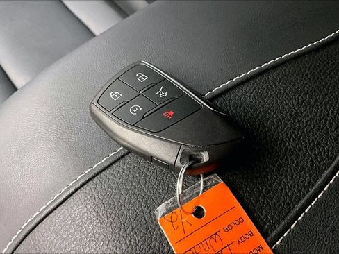Used 2025 GMC Acadia Denali w/ Super Cruise Package FWD image 12
