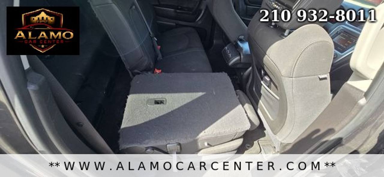 Used 2015 GMC Acadia SLE FWD image 21