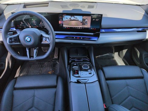 Used 2026 BMW i5 eDrive40 w/ M Sport Package RWD image 29