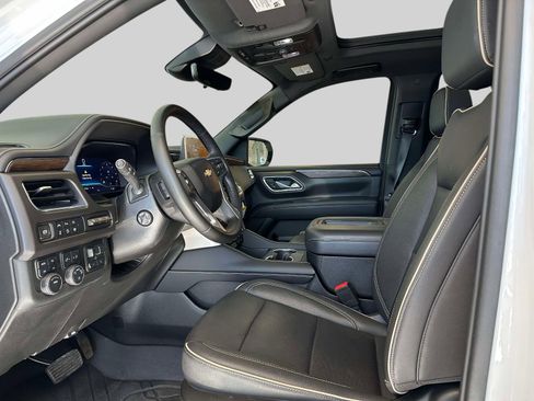 Used 2024 Chevrolet Tahoe Premier w/ Premium Package image 14