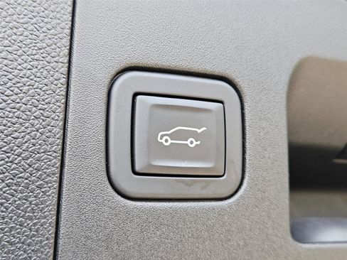 Used 2024 Cadillac XT4 Premium Luxury FWD image 28