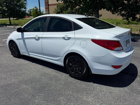 Used 2017 Hyundai Accent SE FWD image 3