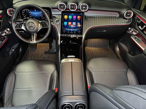 Used 2025 Mercedes-Benz GLC 300 4MATIC image 43