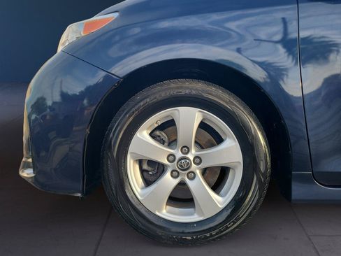 Used 2018 Toyota Sienna LE FWD image 9