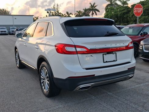 Used 2016 Lincoln MKX Select w/ Select Plus Package FWD image 3