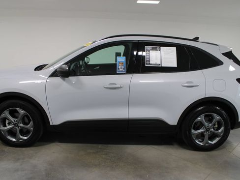 Used 2025 Ford Escape ST-Line FWD image 6