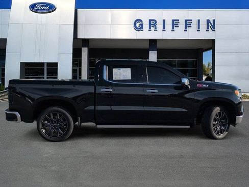 Used 2025 Chevrolet Silverado 1500 LTZ AWD/4WD image 3