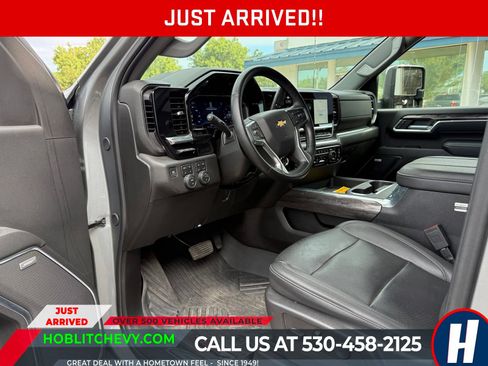 Used 2025 Chevrolet Silverado 2500 LTZ w/ LTZ Premium Package AWD/4WD image 5