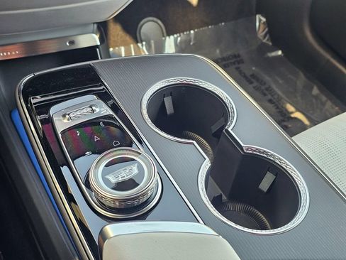 New 2026 Cadillac Lyriq Luxury AWD/4WD image 32