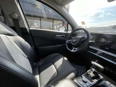 Certified 2023 Kia Sportage EX image 17