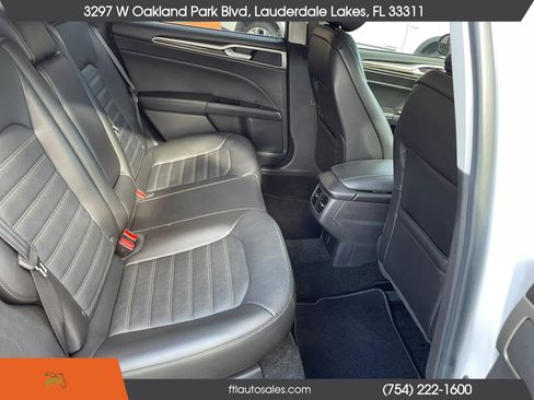 Used 2015 Ford Fusion SE w/ Equipment Group 202A AWD/4WD image 31