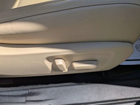 Used 2019 Toyota Highlander XLE AWD/4WD image 50