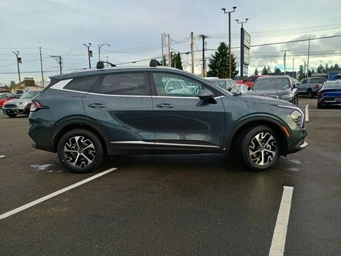 Used 2025 Kia Sportage EX image 4