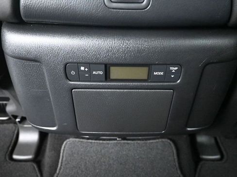 Used 2024 Nissan Armada SL w/ Captain's Chairs Package image 27