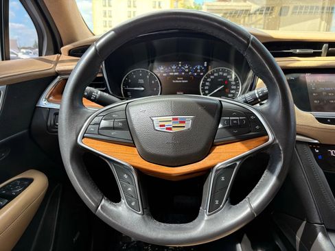 Used 2017 Cadillac XT5 Platinum image 14