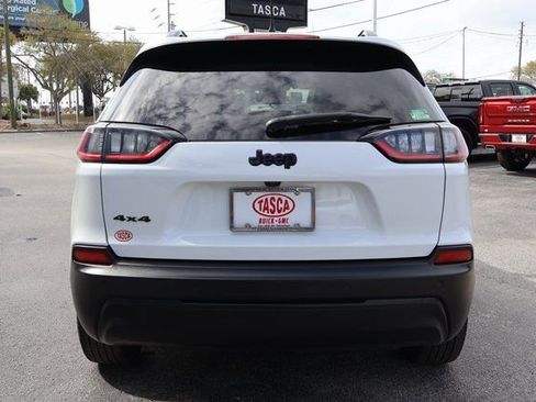 Used 2021 Jeep Cherokee Latitude Plus AWD/4WD image 6