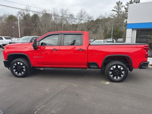 Used 2020 Chevrolet Silverado 2500 Custom w/ Custom Value Package image 2