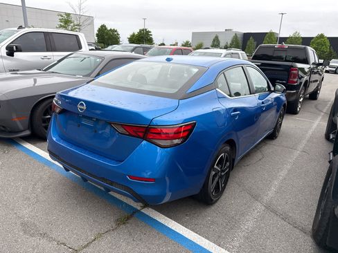 Used 2025 Nissan Sentra SV image 3