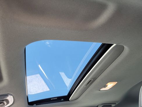 Used 2023 Hyundai Elantra Limited image 19