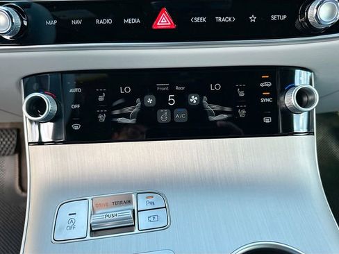 Certified 2026 Genesis GV70 2.5T Advanced image 14