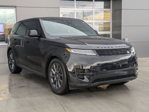 Used 2024 Land Rover Range Rover Sport SE image 3