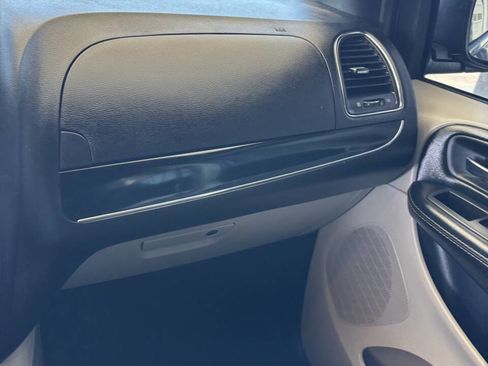 Used 2020 Dodge Grand Caravan SXT image 11