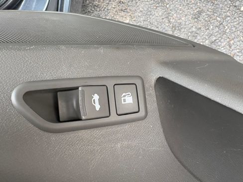 Used 2009 Hyundai Sonata GLS image 25