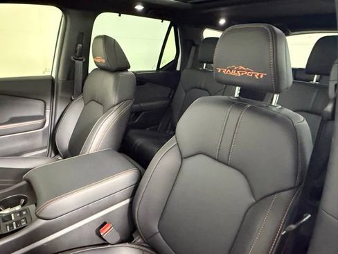 Used 2025 Honda Pilot TrailSport image 27