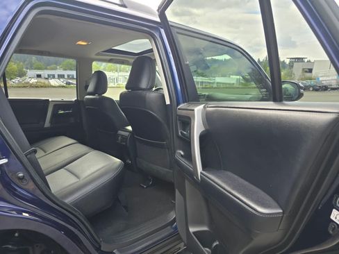 Used 2020 Toyota 4Runner SR5 Premium w/ Moonroof Package AWD/4WD image 27