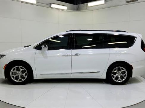 Used 2019 Chrysler Pacifica Limited FWD image 5