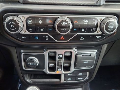 Used 2023 Jeep Wrangler Unlimited Sahara w/ Cold Weather Group AWD/4WD image 46