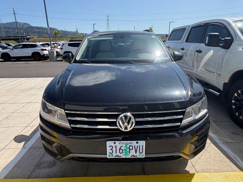 Used 2020 Volkswagen Tiguan SE w/ Panoramic Sunroof Package AWD/4WD image 6