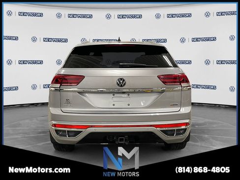 Used 2021 Volkswagen Atlas Cross Sport SE w/ Panoramic Sunroof Package AWD/4WD image 4