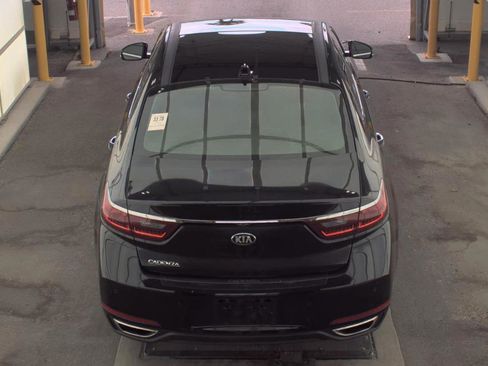 Used 2017 Kia Cadenza Premium w/ Luxury Package FWD image 6