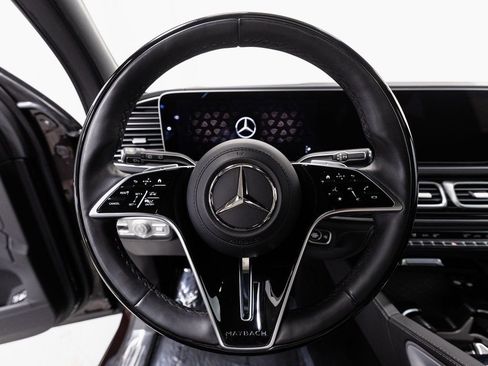Used 2024 Mercedes-Benz Maybach GLS 600 4MATIC image 12