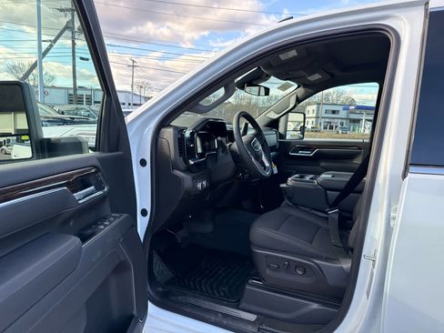 New 2026 GMC Sierra 3500 SLE w/ SLE Convenience Package image 13