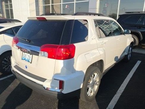 Used 2017 GMC Terrain SLE w/ Driver Alert Package I FWD image 3