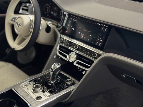 New 2025 Bentley Flying Spur Plug-In Hybrid image 18
