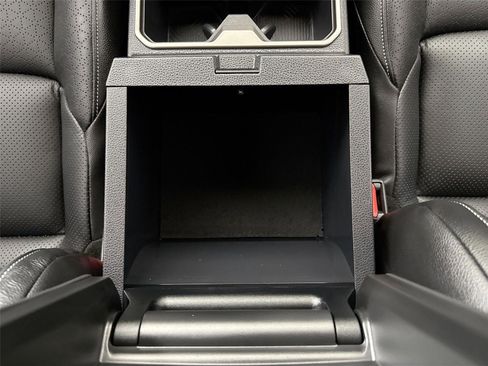 Certified 2025 Toyota 4Runner SR5 AWD/4WD image 29
