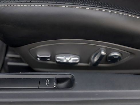 Used 2019 Porsche 911 Turbo S image 20