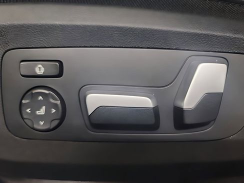 Used 2026 BMW X5 sDrive40i w/ M Sport Package image 8