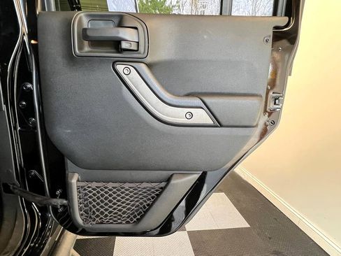 Used 2017 Jeep Wrangler Unlimited Sport image 13
