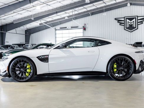 Used 2023 Aston Martin V8 Vantage Coupe RWD image 3