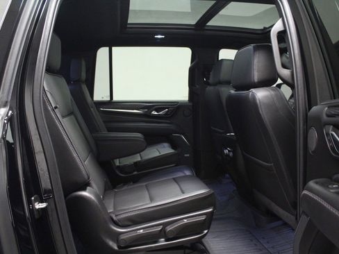 Used 2024 GMC Yukon XL Denali image 16