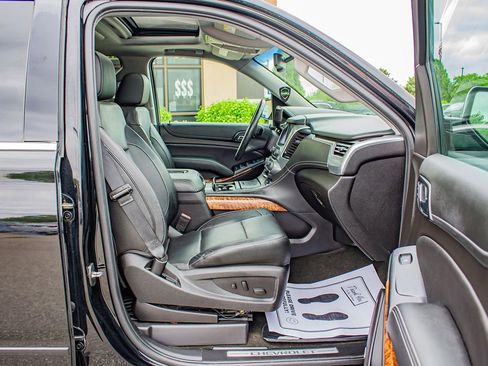 Used 2017 Chevrolet Suburban Premier AWD/4WD image 20