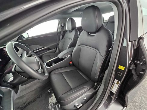 Used 2025 Lucid Air Touring AWD/4WD image 21