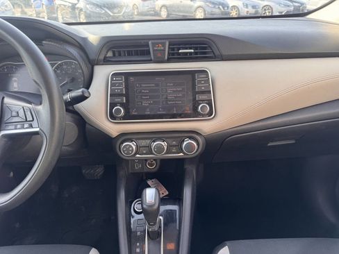 Used 2020 Nissan Versa SV image 21