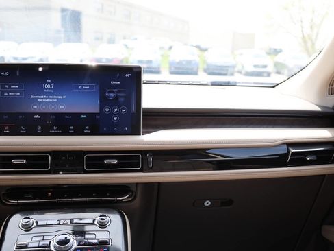 Used 2022 Lincoln Nautilus Reserve w/ Equipment Group 201A image 25