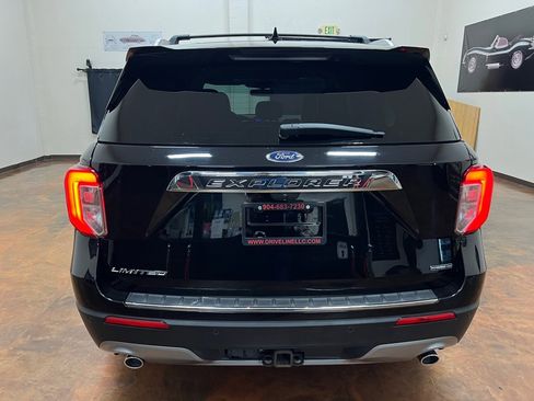 Used 2020 Ford Explorer Limited w/ Equipment Group 310A AWD/4WD image 8