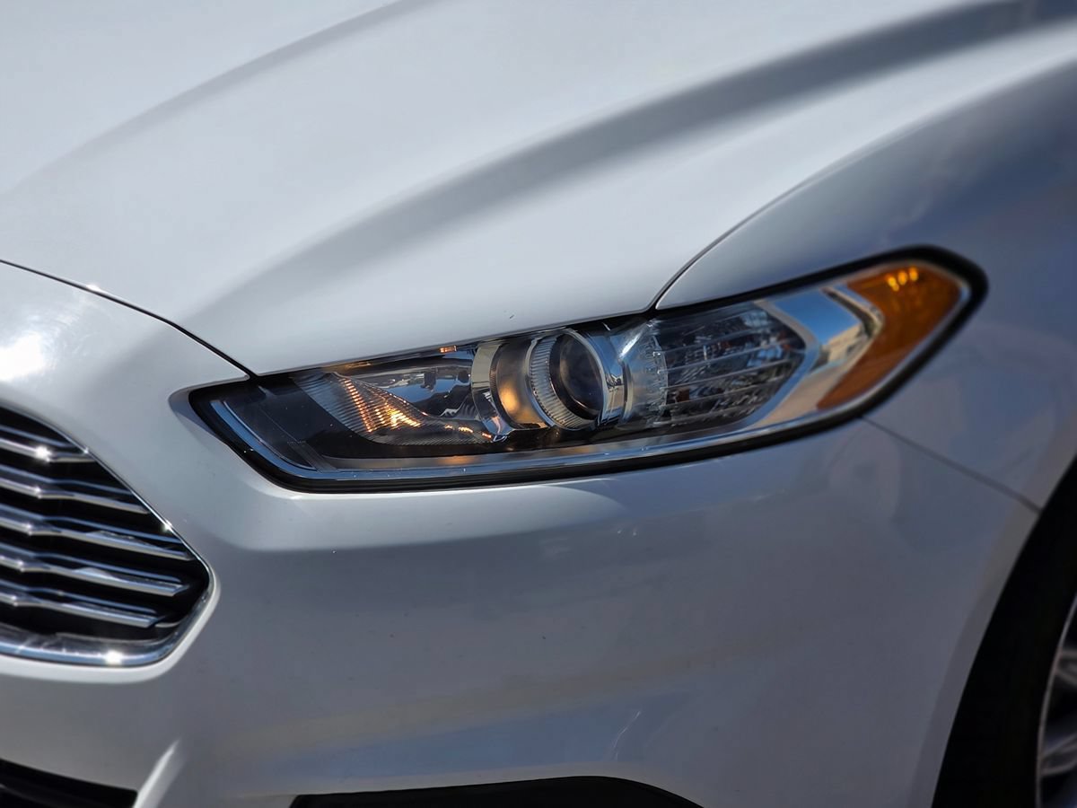 Used 2015 Ford Fusion SE FWD image 7